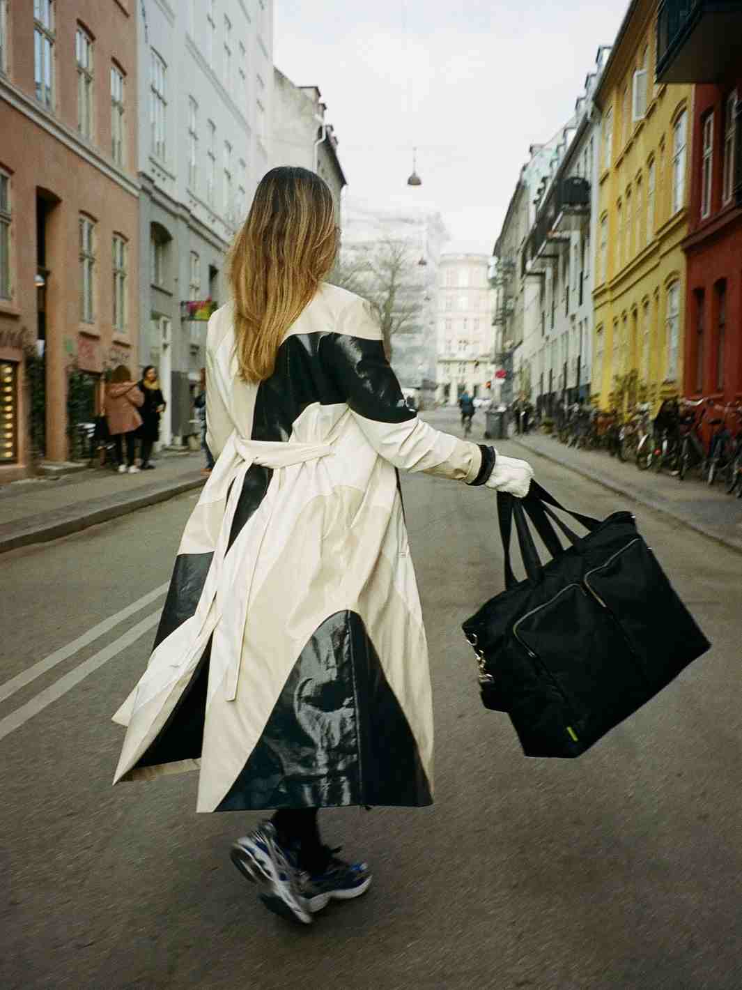 PASSION Tote taska – black