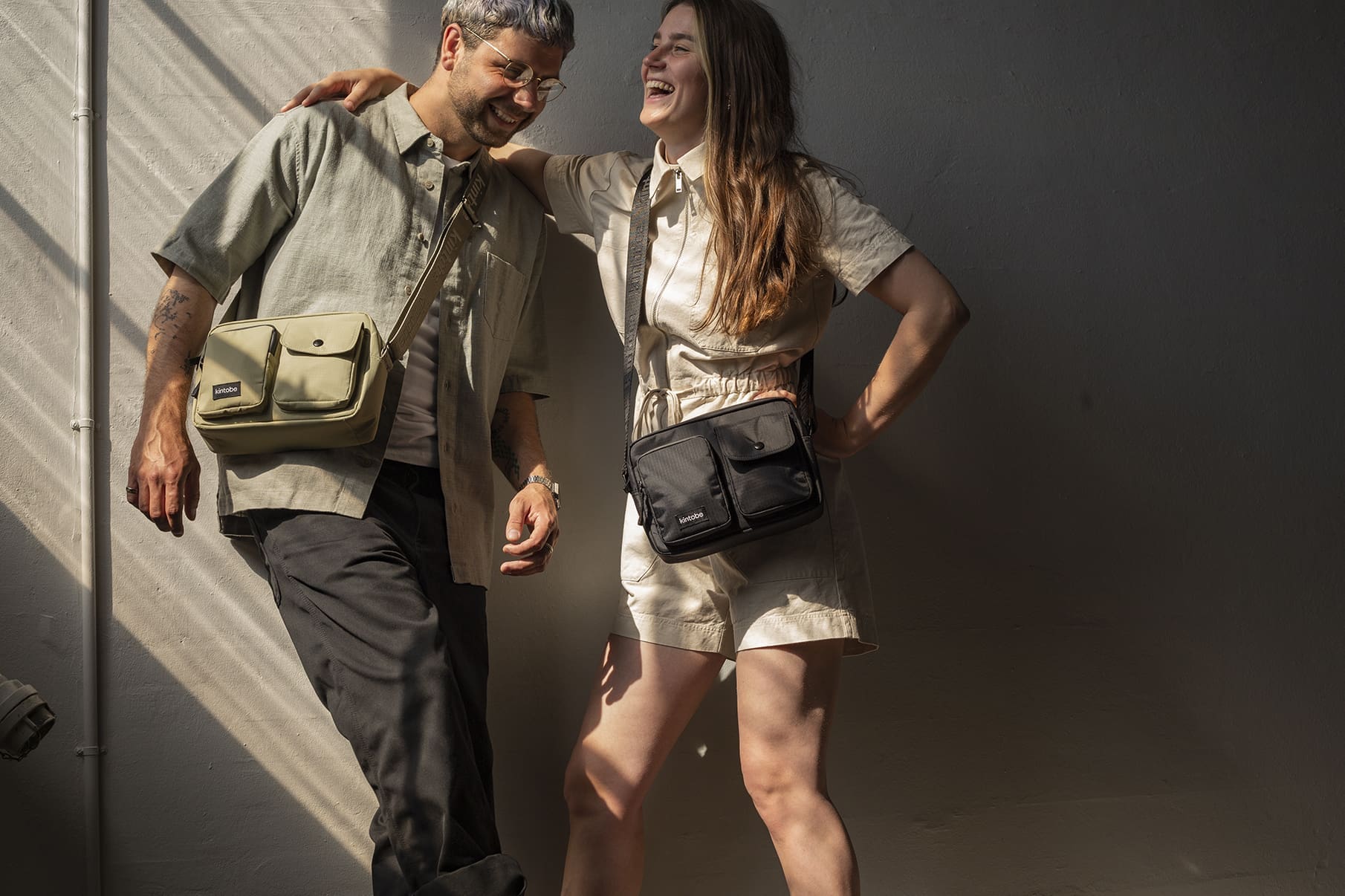 MILES Hliðartaska – black