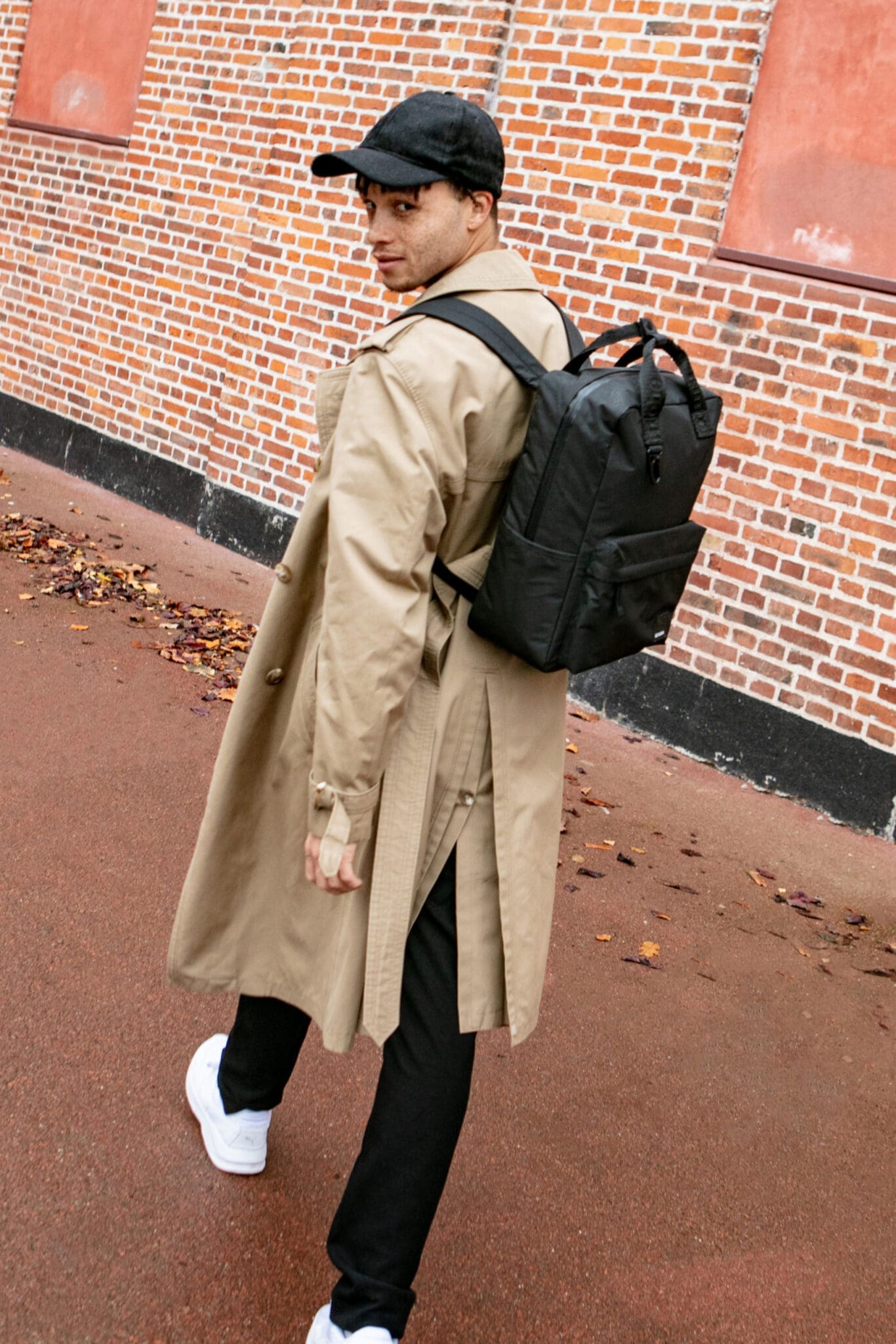 KARLA Bakpoki – black